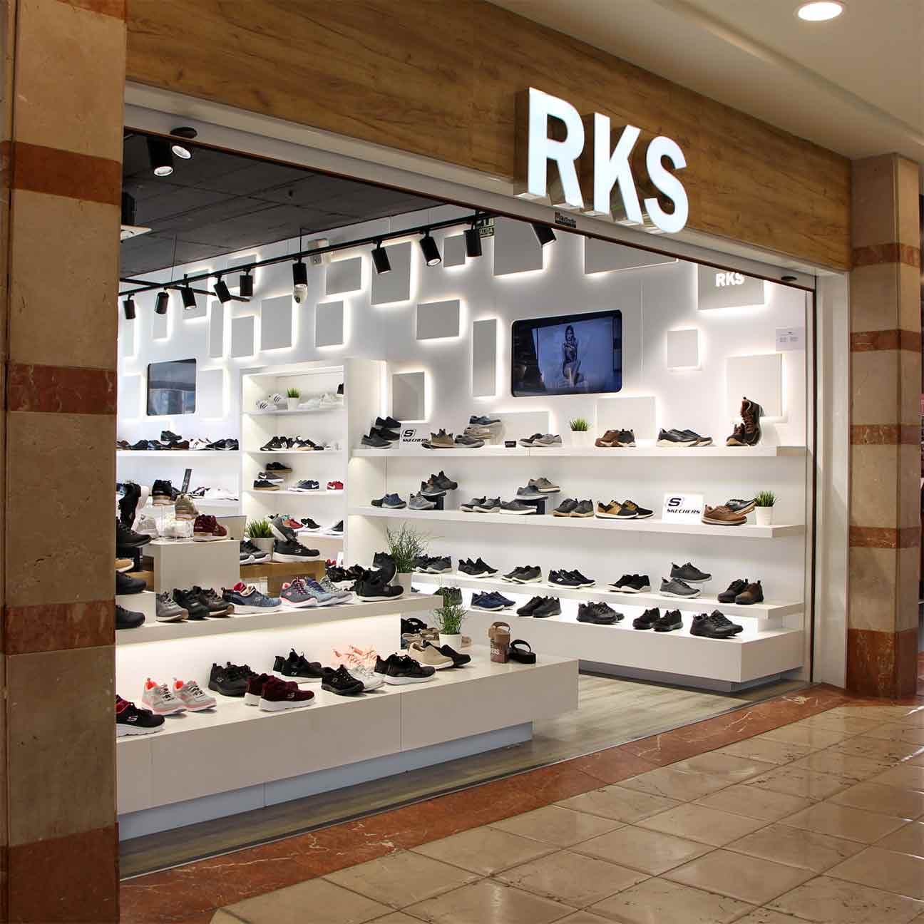 Tienda RKS Shoes Centro Comercial Los Cristianos